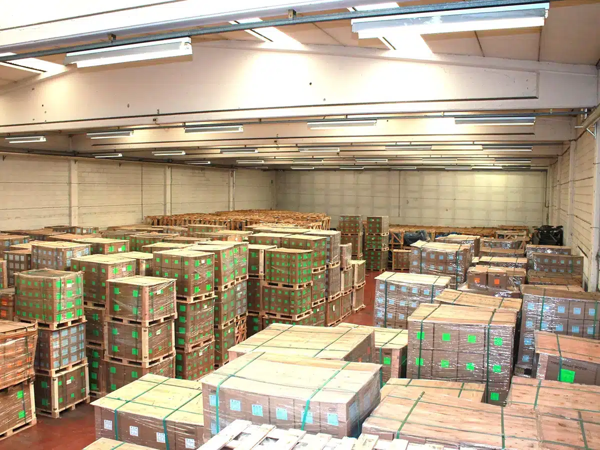 logistica-almacen-motores-para-envios